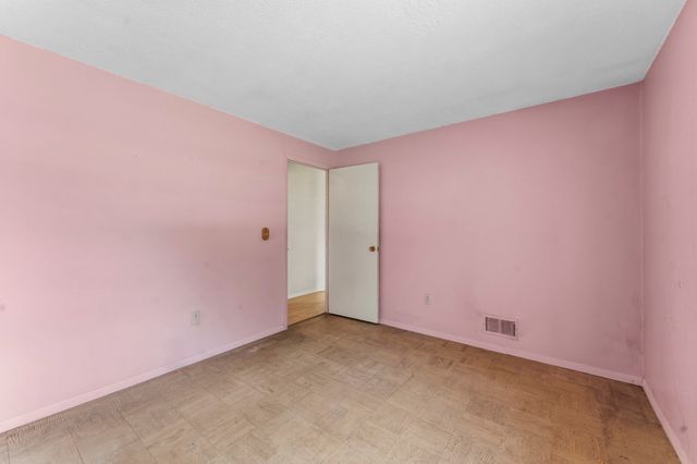 9 Lynnwood Ave, Swansea, MA 02777