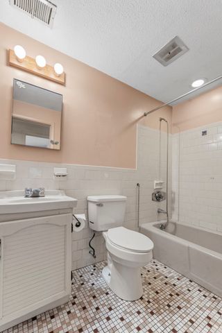 9 Lynnwood Ave, Swansea, MA 02777