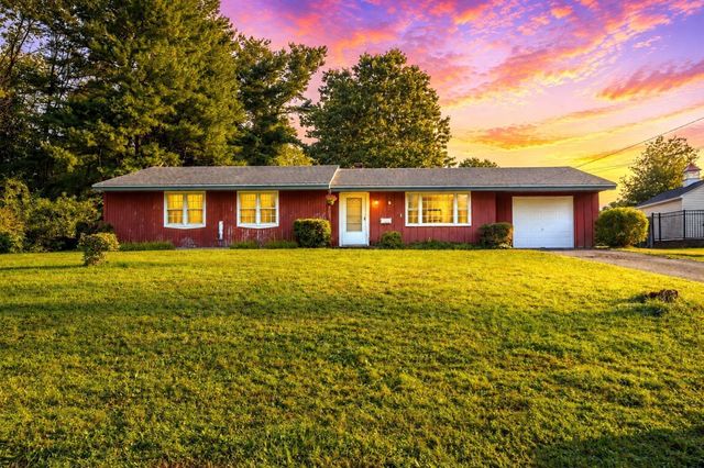 9 Lynnwood Ave, Swansea, MA 02777