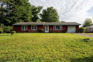 9 Lynnwood Ave, Swansea, MA 02777