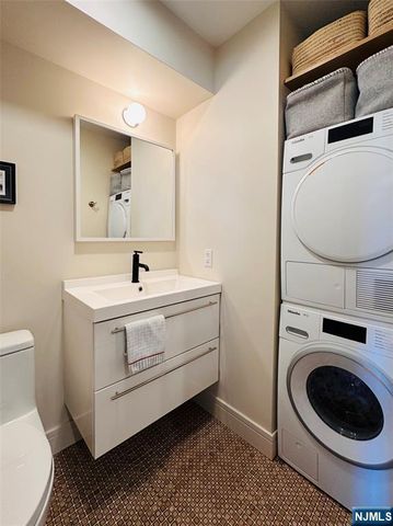 612 West Ridge Mews, Wood Ridge, NJ 07075