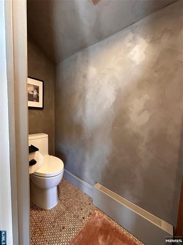 612 West Ridge Mews, Wood Ridge, NJ 07075