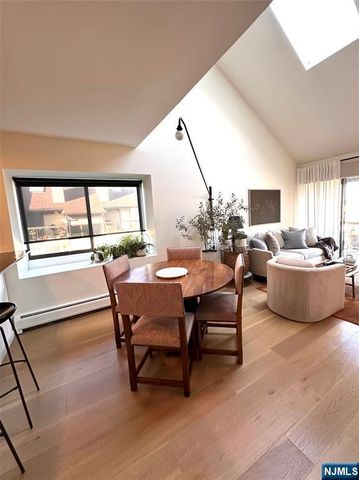 612 West Ridge Mews, Wood Ridge, NJ 07075