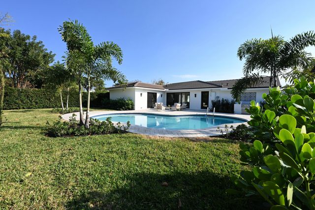 333 Alhambra Place, West Palm Beach, FL 33405