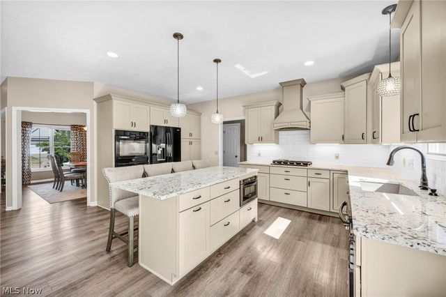 2285 N Bay Drive, Willoughby, OH 44094