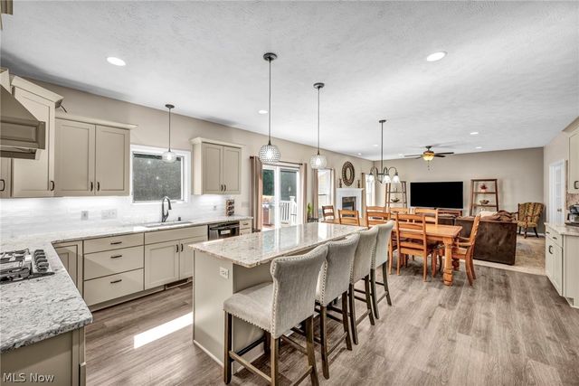 2285 N Bay Drive, Willoughby, OH 44094