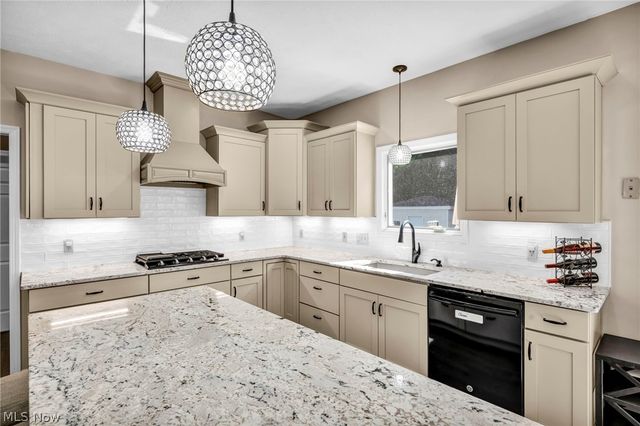 2285 N Bay Drive, Willoughby, OH 44094