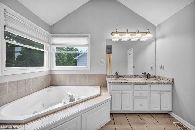 2285 N Bay Drive, Willoughby, OH 44094