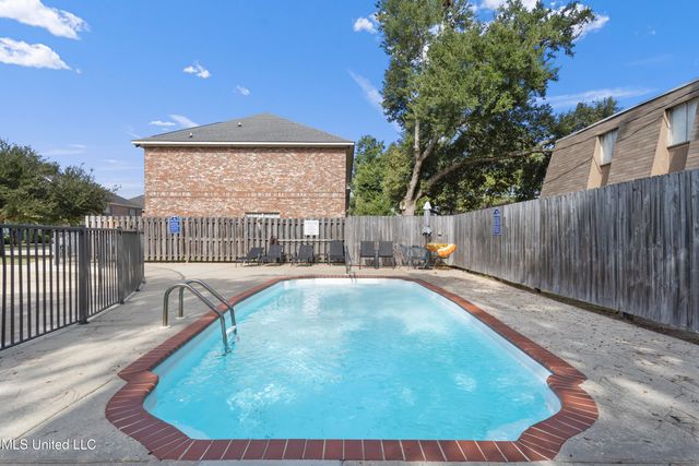 103 Armand Oaks, Ocean Springs, MS 39564