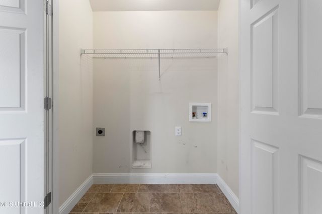 103 Armand Oaks, Ocean Springs, MS 39564