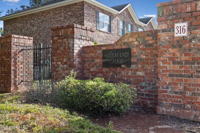 103 Armand Oaks, Ocean Springs, MS 39564