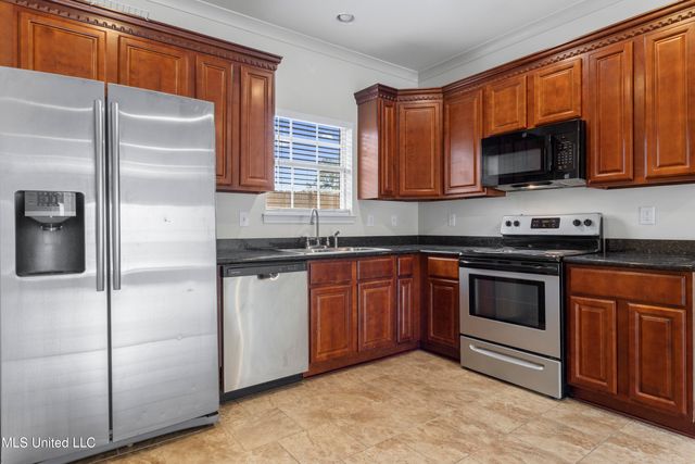 103 Armand Oaks, Ocean Springs, MS 39564