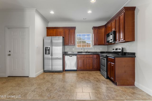 103 Armand Oaks, Ocean Springs, MS 39564