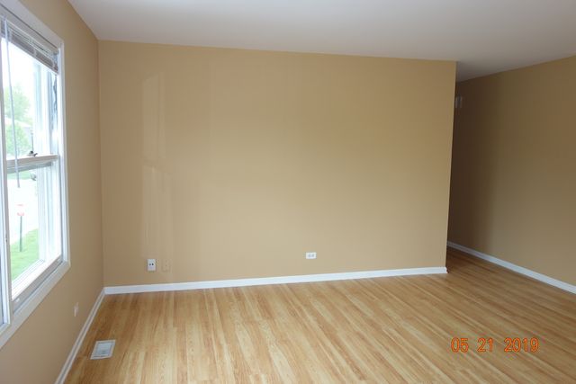 300 Meadow Court 300, Vernon Hills, IL 60061