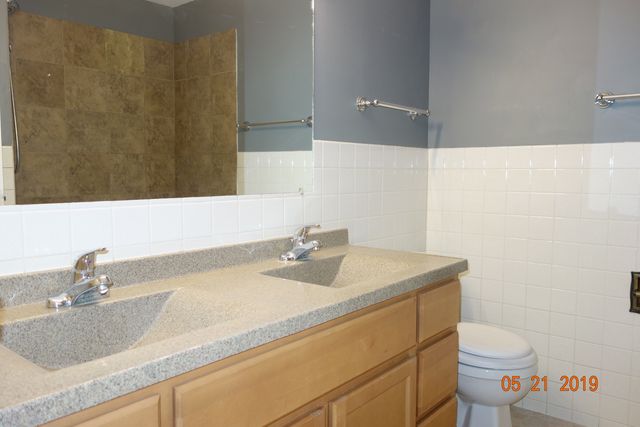 300 Meadow Court 300, Vernon Hills, IL 60061