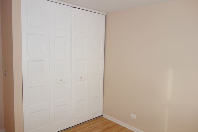 300 Meadow Court 300, Vernon Hills, IL 60061