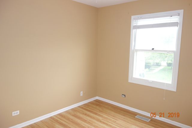 300 Meadow Court 300, Vernon Hills, IL 60061