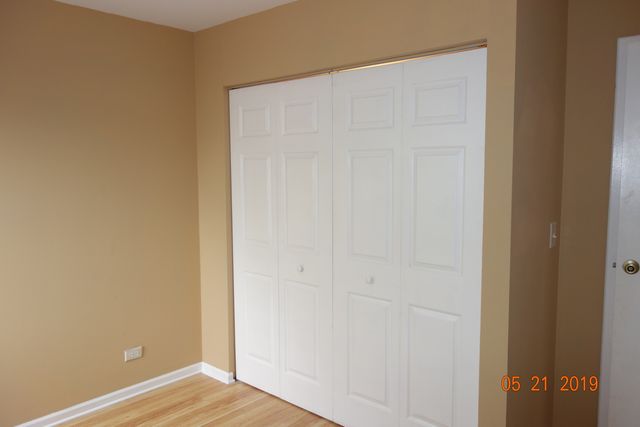 300 Meadow Court 300, Vernon Hills, IL 60061