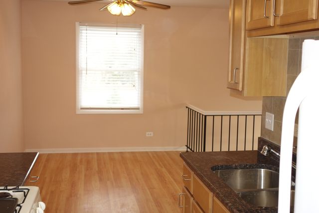 300 Meadow Court 300, Vernon Hills, IL 60061