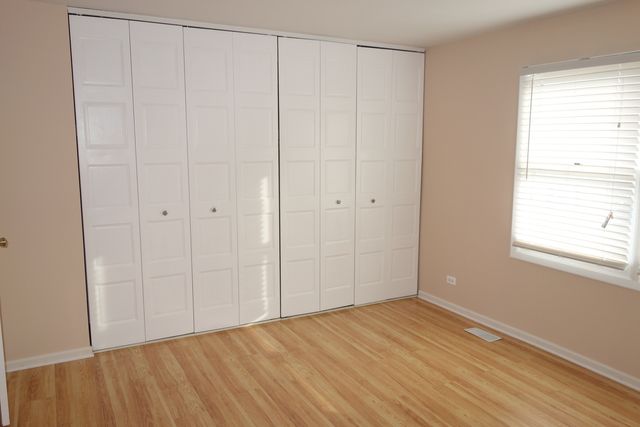 300 Meadow Court 300, Vernon Hills, IL 60061