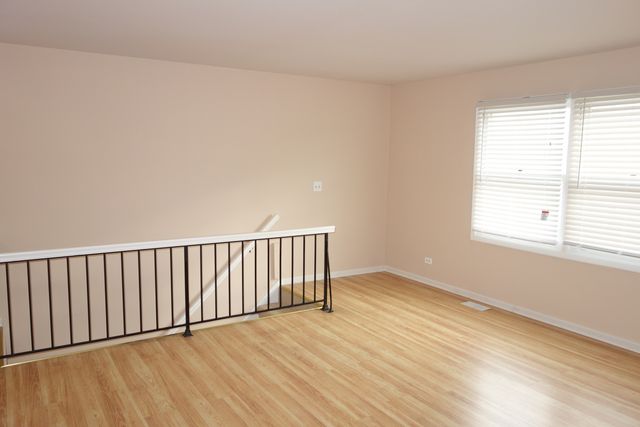 300 Meadow Court 300, Vernon Hills, IL 60061