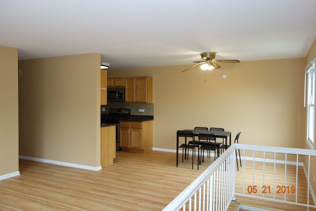 300 Meadow Court 300, Vernon Hills, IL 60061