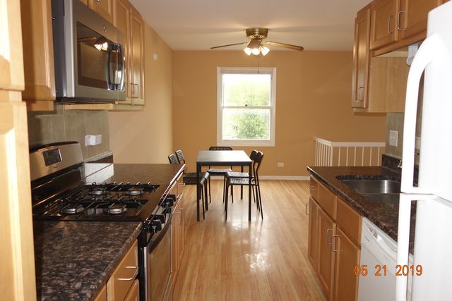 300 Meadow Court 300, Vernon Hills, IL 60061