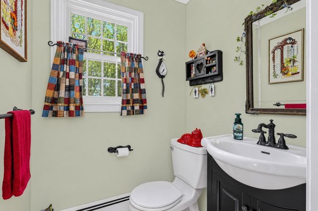 290 Grove St, Norwell, MA 02061