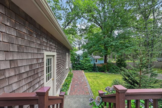 290 Grove St, Norwell, MA 02061