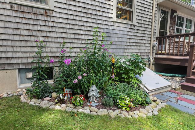 290 Grove St, Norwell, MA 02061