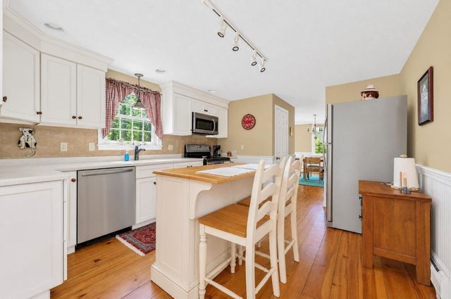 290 Grove St, Norwell, MA 02061