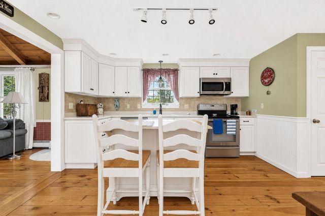 290 Grove St, Norwell, MA 02061
