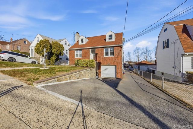54 Staunton Street, Yonkers, NY 10704