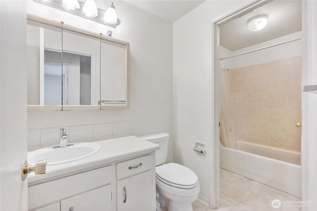 19618 -19628 68th Avenue W, Lynnwood, WA 98036