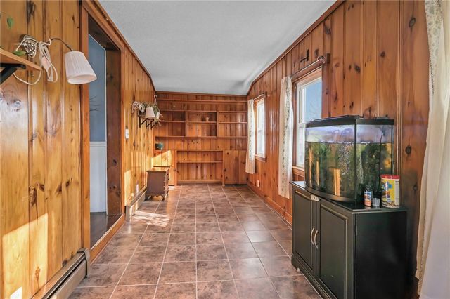 12 Vintner Avenue, East Providence, RI 02915