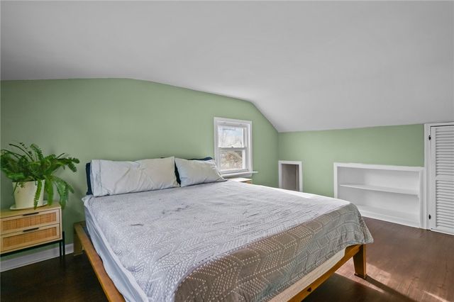 12 Vintner Avenue, East Providence, RI 02915