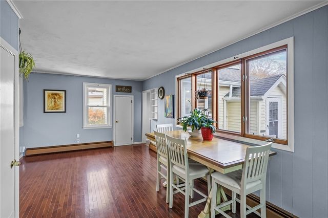 12 Vintner Avenue, East Providence, RI 02915