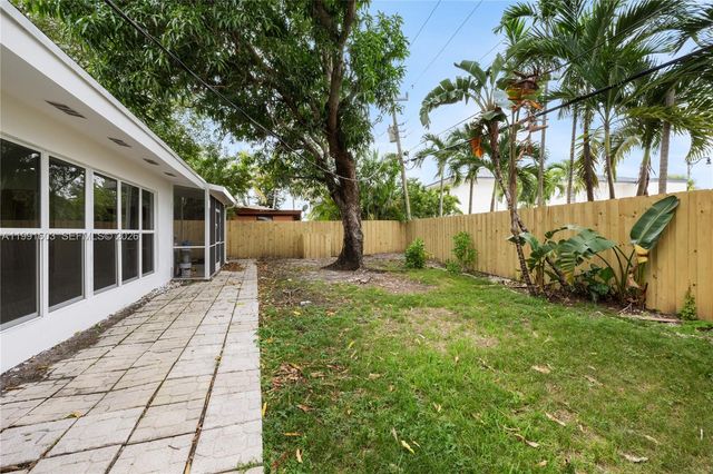 5727 Harrison St, Hollywood, FL 33023