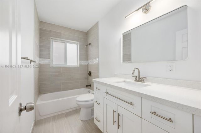 5727 Harrison St, Hollywood, FL 33023