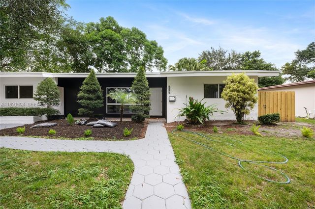 5727 Harrison St, Hollywood, FL 33023