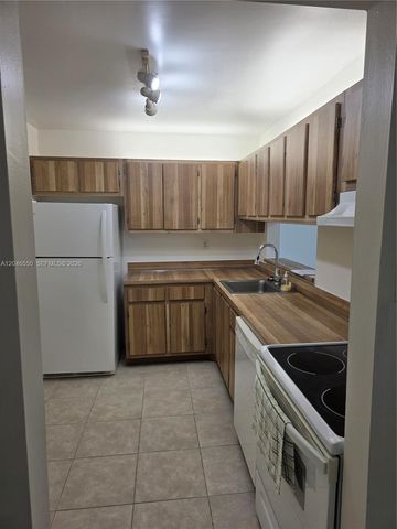 8075 SW 107th Ave 305, Miami, FL 33173