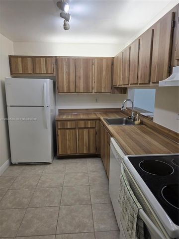 8075 SW 107th Ave 305, Miami, FL 33173