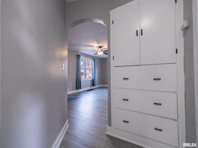 1401 S 6TH Street, Pekin, IL 61554