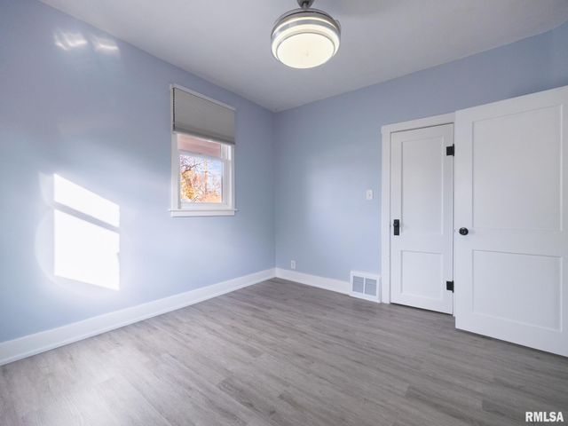 1401 S 6TH Street, Pekin, IL 61554