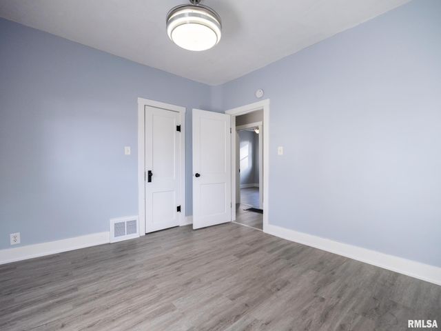 1401 S 6TH Street, Pekin, IL 61554