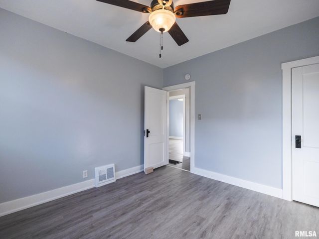 1401 S 6TH Street, Pekin, IL 61554