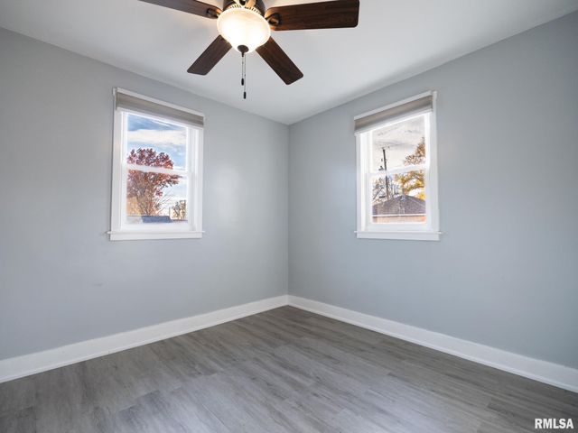 1401 S 6TH Street, Pekin, IL 61554