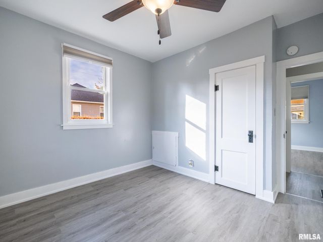 1401 S 6TH Street, Pekin, IL 61554