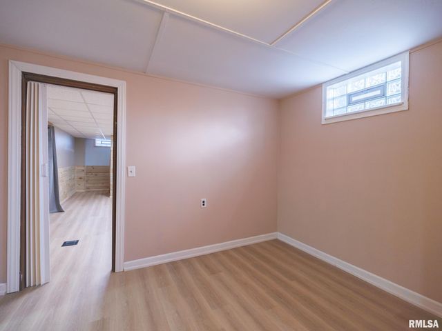 1401 S 6TH Street, Pekin, IL 61554