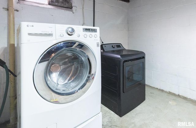 1401 S 6TH Street, Pekin, IL 61554